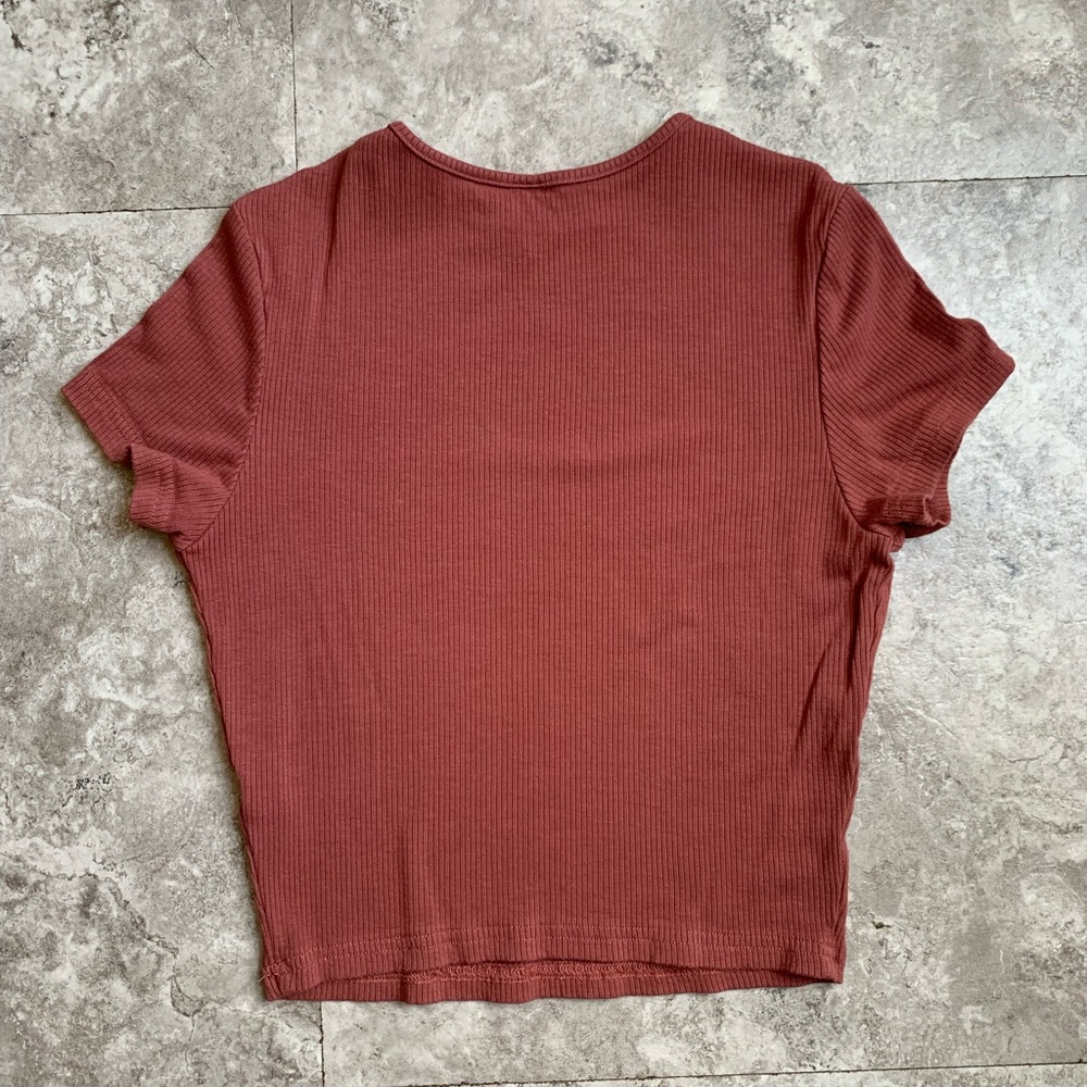 SHEIN Rust Ribbed Short Sleeve Tee - Picture 4 of 4